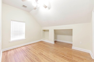 Looking for an investment, 1st time home buyer or looking to - photo 11