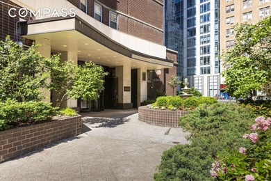Live in the heart of the UWS! Charming spacious 1 bed/1 bath - photo 11