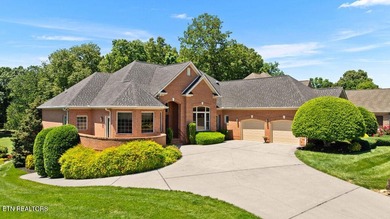 Absolutely stunning, one-owner, impeccably maintained all-brick - photo 1