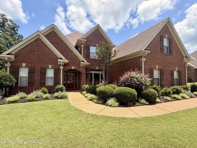 Spacious Living in a Prime Location! Welcome home to this - photo 2
