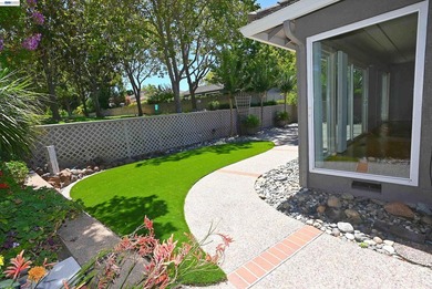 VERY POPULAR SINGLE STORY DETACHED HOME IN THE COVETED CROW - photo 5