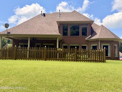 Spacious Living in a Prime Location! Welcome home to this - photo 5
