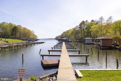 Discover the lake lifestyle at this stunning water-access home - photo 5