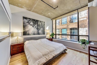READY TO MOVE IN! CITY LOVER'S DREAM LOFT SPACE IN THE HEART OF