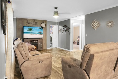 Welcome to this beautiful 4-bedroom, 2-bath home tucked away in - photo 20