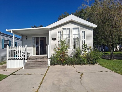 Great Location. Situated next to the Pool/Hot Tub and Clubhouse - photo 3