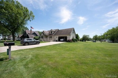 Welcome to 6321 Avenue B - a meticulously cared for home tucked - photo 5