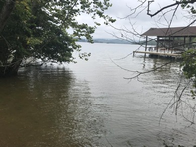 Beautiful Water front lot that is ready to build on. Lot is - photo 4