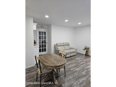 Welcome to 1000 Clove Road - The Fountains, a luxury high-rise - photo 23