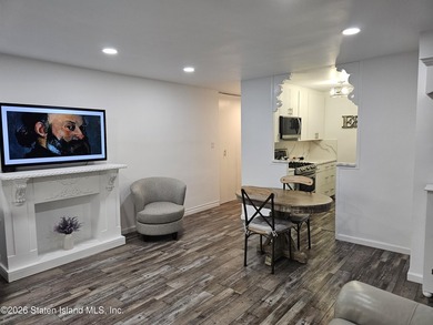 Welcome to 1000 Clove Road - The Fountains, a luxury high-rise - photo 32