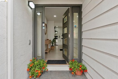 Tucked away in Oakland's desirable Grass Valley neighborhood - photo 3