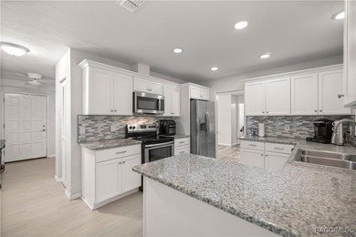 Spacious 3 bedroom, 2 bath home on oversized lot with Large - photo 6