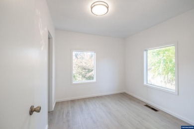 Accepted Offer with Contingencies. HUGE SHOP! Open the door to a