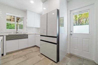 Beautifully updated home in the prestigious Coral Ridge Country - photo 13