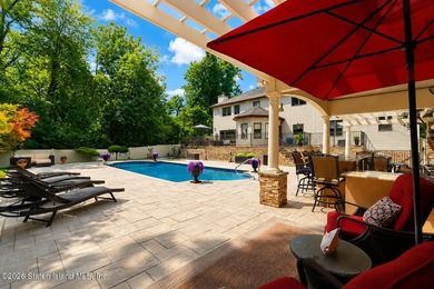 Beautiful and well maintained two family CHC in the heart of SE - photo 13