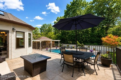 Beautiful and well maintained two family CHC in the heart of SE - photo 14
