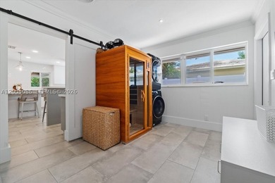 Beautifully updated home in the prestigious Coral Ridge Country - photo 15
