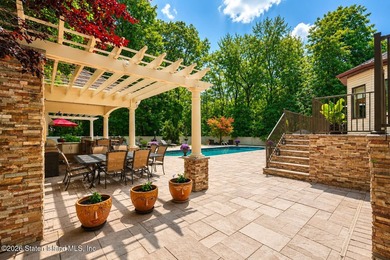 Beautiful and well maintained two family CHC in the heart of SE - photo 16