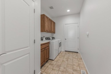 Beautiful Spokane Valley Home! This 4-bed, 3 bath home is - photo 25