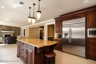Beautiful and well maintained two family CHC in the heart of SE - photo 31