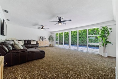 Beautifully updated home in the prestigious Coral Ridge Country - photo 32