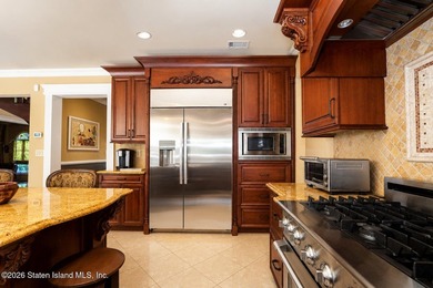Beautiful and well maintained two family CHC in the heart of SE - photo 33