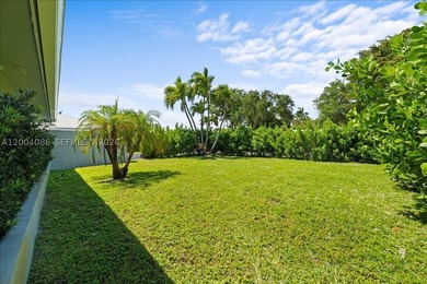 Beautifully updated home in the prestigious Coral Ridge Country - photo 35