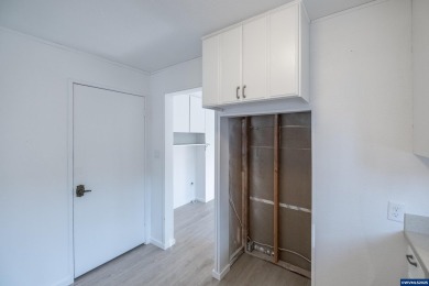 Accepted Offer with Contingencies. HUGE SHOP! Open the door to a