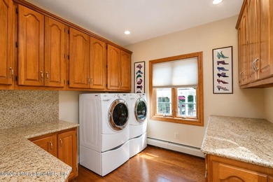Beautiful and well maintained two family CHC in the heart of SE - photo 36