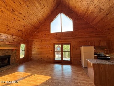 Renovated and ready to move in condition! Cozy cabin offers - photo 7