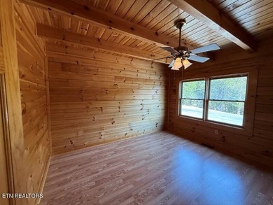 Renovated and ready to move in condition! Cozy cabin offers - photo 10