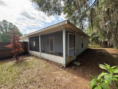 Under contract-accepting backup offers. Don't miss this - photo 3