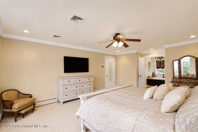 Beautiful and well maintained two family CHC in the heart of SE - photo 47