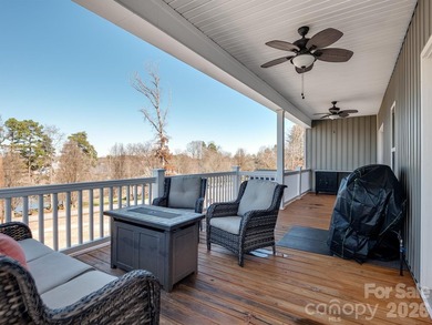 WOW-Lake Norman water views from this fabulous ranch home with a - photo 3