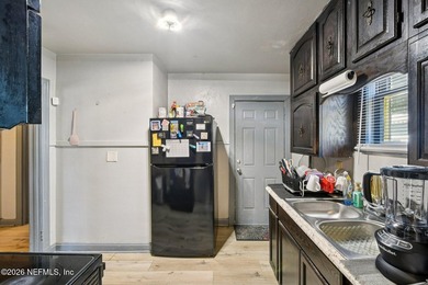 Charming income-producing property in an established Northside - photo 8