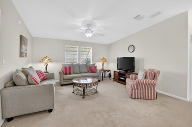 Beautifully maintained 2012 manufactured home offering over 1 - photo 9