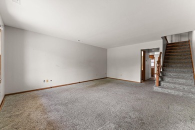 Great value in a prime location! This spacious condo is the - photo 4