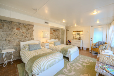 Gorgeous Spring Fed Lake Home in TN - photo 25