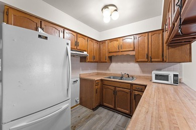 Great value in a prime location! This spacious condo is the - photo 6