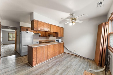 Great value in a prime location! This spacious condo is the - photo 7