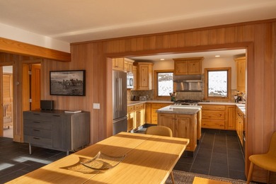 Elevated above Sun Valley, this stunning Austrian style retreat - photo 13