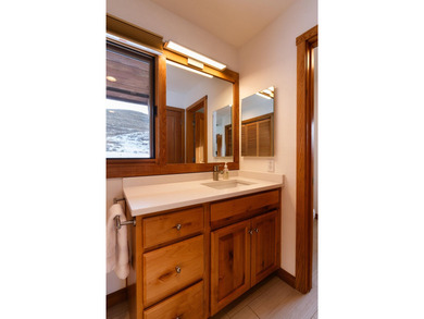 Elevated above Sun Valley, this stunning Austrian style retreat - photo 23