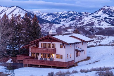 Elevated above Sun Valley, this stunning Austrian style retreat - photo 40