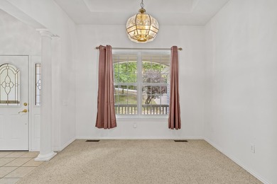 Enjoy lake life in this beautiful 4-bedroom, 3 bath home with a - photo 11