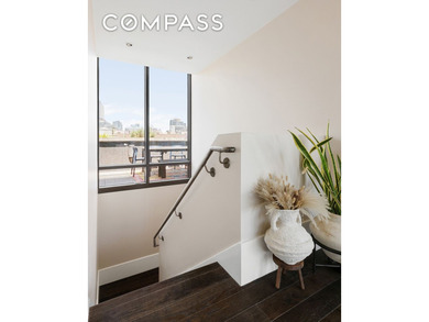 Elevated life in every sense: 5,100 sq.ft. Trophy Penthouse with - photo 14