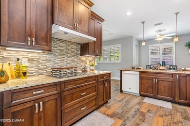 This thoughtfully designed residence combines low-maintenance - photo 15