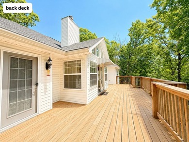 Enjoy lake life in this beautiful 4-bedroom, 3 bath home with a - photo 19