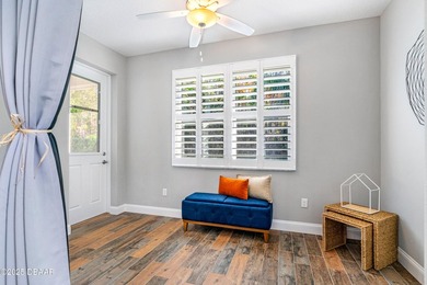 This thoughtfully designed residence combines low-maintenance - photo 21