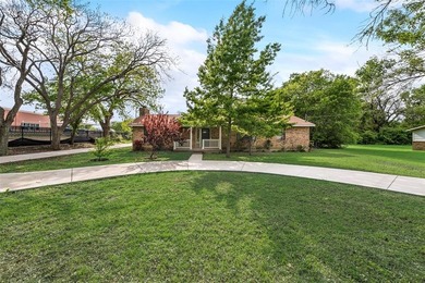 (private lake, pond, creek) Home For Sale in Midlothian Texas