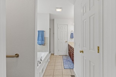 Enjoy lake life in this beautiful 4-bedroom, 3 bath home with a - photo 25